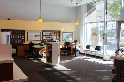 Cell Phone Store «AT&T Authorized Retailer», reviews and photos, 111 Monroe Ave, Detroit, MI 48226, USA