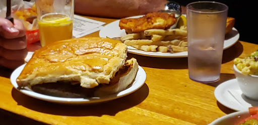 Pub «Wooden Nickel Pub & Eateries», reviews and photos, 1610 Pine St, Silverton, OR 97381, USA