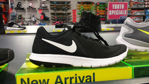 Sporting Goods Store «Big 5 Sporting Goods - Glendale», reviews and photos, 144 N Central Ave, Glendale, CA 91203, USA