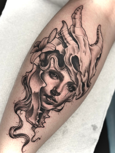 Explore tribal tattoo ideas for women, creative tattoo ideas in Southampton, available at Le Uke Tattoo Studio