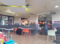 Atmosphère du Restaurant KFC Pontault-Combault - n°3