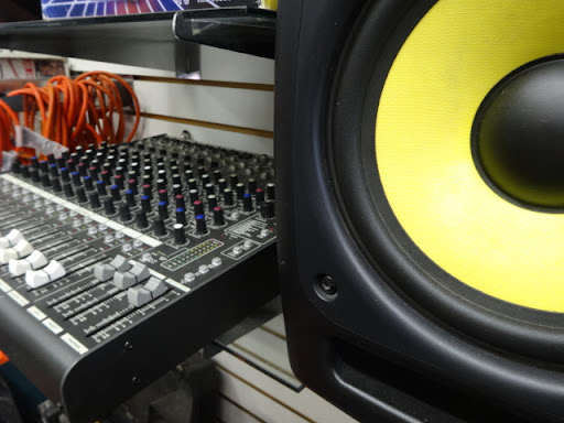 Pawn Shop «City Avenue Pawnshop Outlet», reviews and photos, 5006 City Ave, Philadelphia, PA 19131, USA