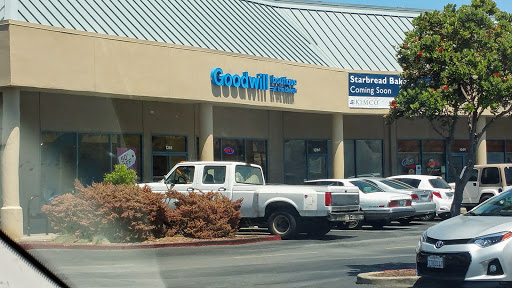 Thrift Store «Goodwill Boutique by the Beach», reviews and photos