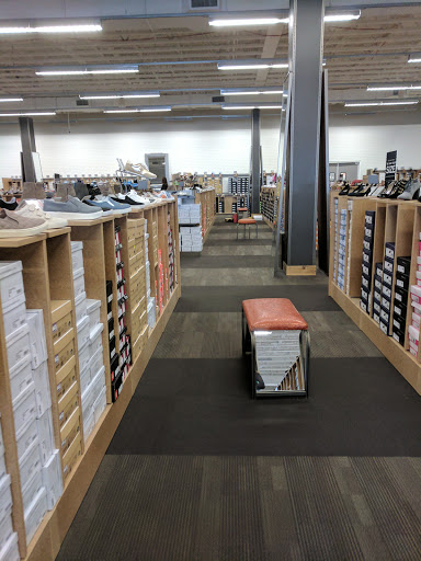 Shoe Store «DSW Designer Shoe Warehouse», reviews and photos, 6510 Canoga Ave, Canoga Park, CA 91303, USA