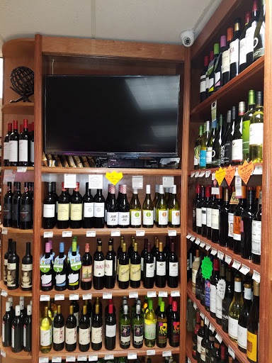 Liquor Store «Decoo Wine & Spirits», reviews and photos, 2229 NY-112, Coram, NY 11727, USA