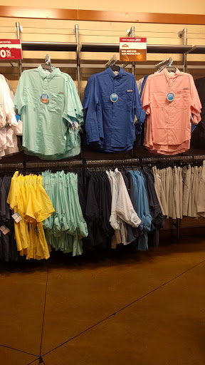 Sportswear Store «Columbia Sportswear Outlet Store at Outlets at Anthem», reviews and photos, 4250 W Anthem Way, Phoenix, AZ 85086, USA