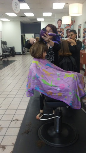 Hair Salon «Hair Cuttery», reviews and photos, 5637 Stone Rd Unit 14, Centreville, VA 20120, USA