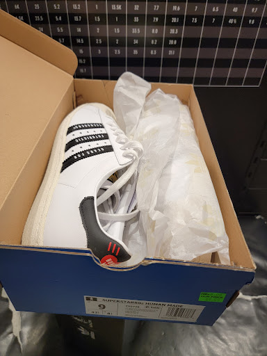 Sporting Goods Store «Adidas Outlet Store Leesburg», reviews and photos, 241 Fort Evans Rd NE #897, Leesburg, VA 20176, USA