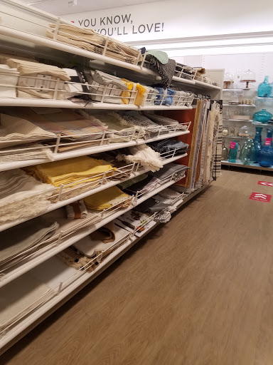 Department Store «HomeGoods», reviews and photos, 2731 N Elston Ave, Chicago, IL 60647, USA