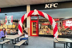 Restaurante KFC image