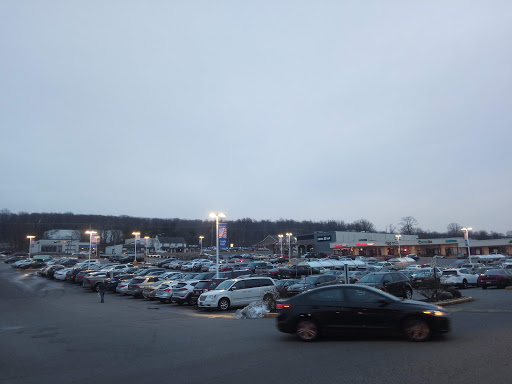 Shopping Mall «Lincoln Court Shopping Center», reviews and photos, 215 Lancaster Ave, Frazer, PA 19355, USA