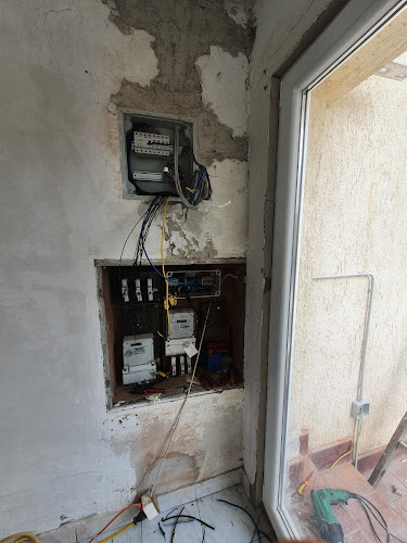 Kirizs Attila Villanyszerelő, Elektromos gép és készülék szerelő - Építőipari vállalkozás