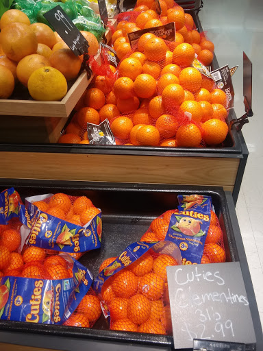 Shopping Mall «The Brickyard», reviews and photos, 2600 N Narragansett Ave, Chicago, IL 60639, USA