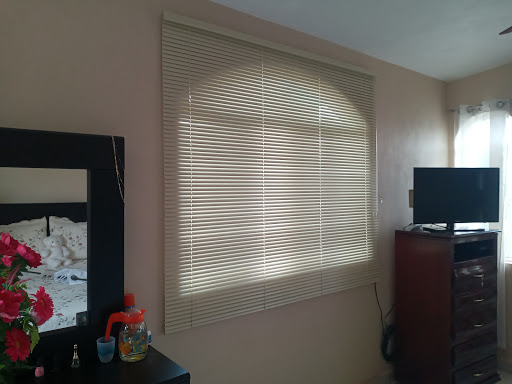 Cortinas Y Persianas Esmeralda