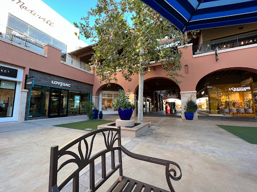 Sportswear Store «lululemon», reviews and photos, 2905 E Skyline Dr #255, Tucson, AZ 85718, USA