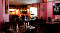 Atmosphère du Restaurant Nhu Y à Bagnères-de-Bigorre - n°10