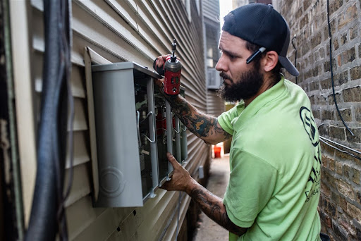 Electrician «Chicago Electrician - Arnold Electric Services», reviews and photos, 6645 N Oliphant Ave, Chicago, IL 60631, USA