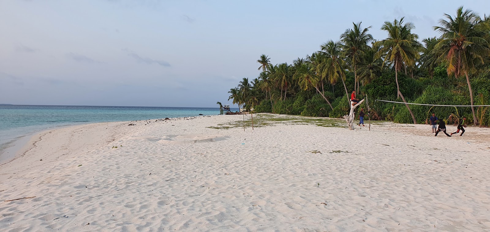 Himandhoo Beach'in fotoğrafı - rahatlamayı sevenler arasında popüler bir yer