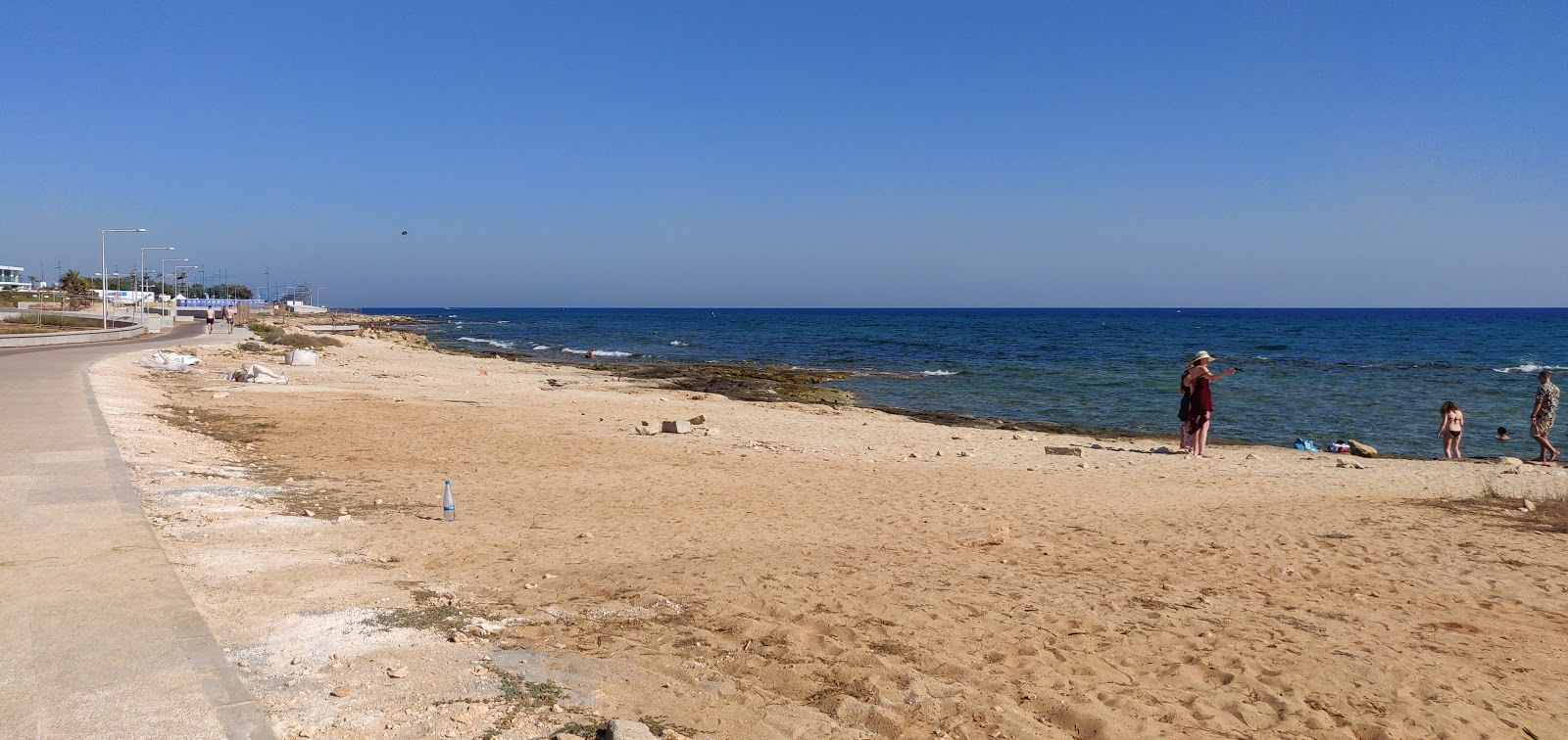 Foto von Loukkos beach mit gerader strand