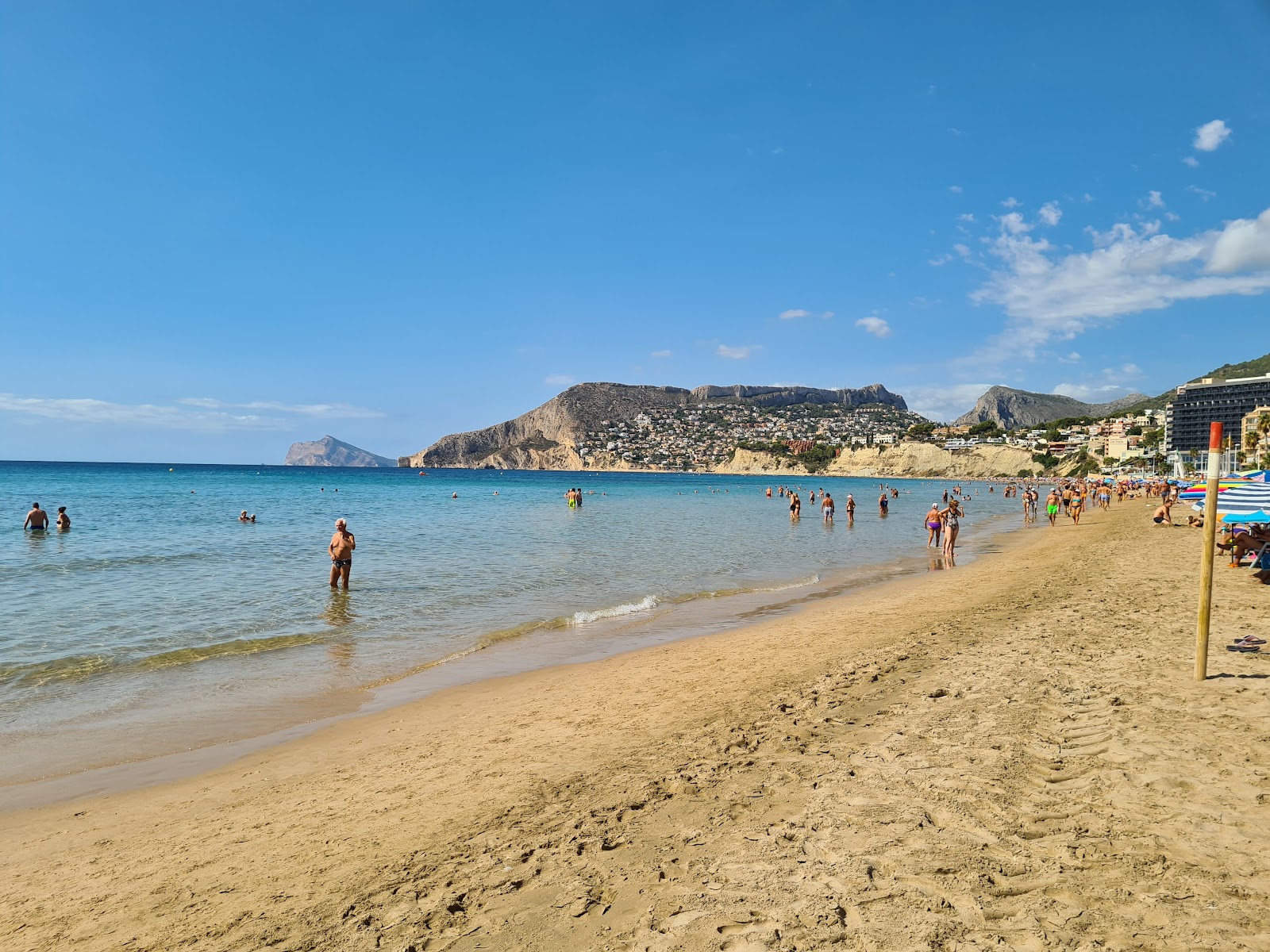 Fotografija Playa Calpe z dolga ravna obala