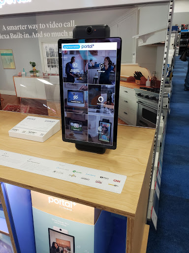 Electronics Store «Best Buy», reviews and photos, 1025 Veterans Pkwy, Clarksville, IN 47129, USA