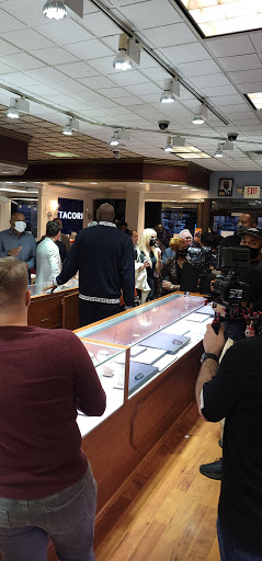 Jewelry Store «Golden Nugget Jewelers», reviews and photos, 800 Chestnut St, Philadelphia, PA 19107, USA