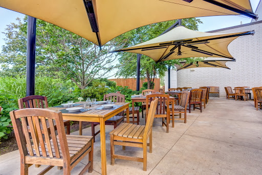 American Restaurant «Pinstripes», reviews and photos, 1150 Willow Rd, Northbrook, IL 60062, USA