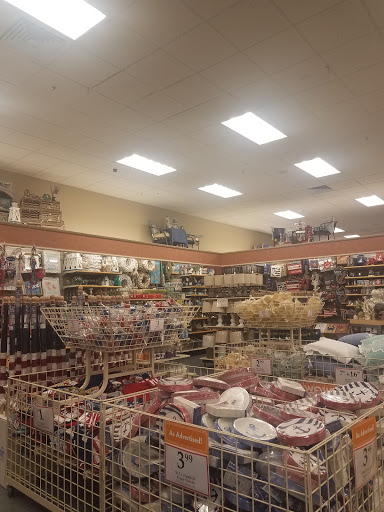 Home Goods Store «Christmas Tree Shops», reviews and photos, 41 Gusabel Ave, Nashua, NH 03063, USA