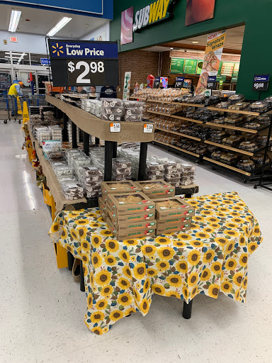 Department Store «Walmart Supercenter», reviews and photos, 1618 W McClain Ave, Scottsburg, IN 47170, USA