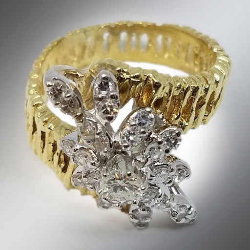 Jewelry Store «Saatchi Jewelry», reviews and photos, 4545 Austin Blvd, Island Park, NY 11558, USA