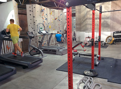 The Stronghold Climbing Gym - 650 S Ave 21, Los Angeles, CA 90031
