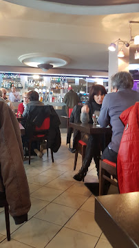 Atmosphère du Restaurant Grand Café Le Tortoni à Villeneuve-sur-Lot - n°10