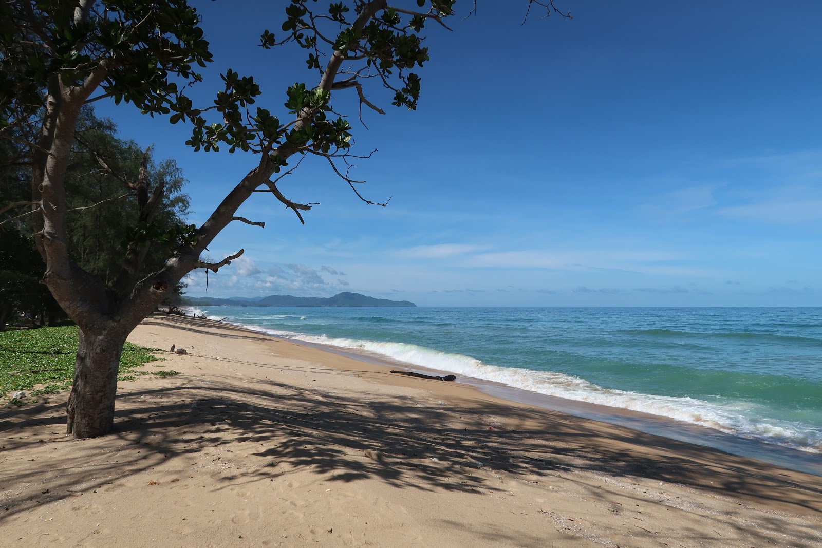 Foto van Hat Sai Kaeo met ruim strand