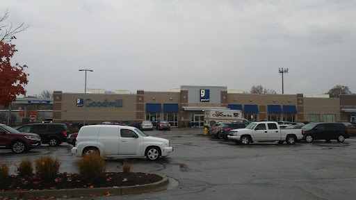 Non-Profit Organization «Goodwill Store & Donation Center», reviews and photos, 351 E Roosevelt Rd, Lombard, IL 60148, USA