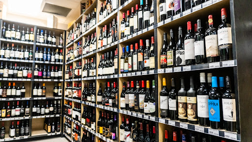 Liquor Store «Liquor plus Wine, Spirits, and Craft Beer», reviews and photos, 5753 NE Antioch Rd, Gladstone, MO 64119, USA