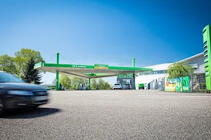 ZG Raiffeisen Tankstelle image
