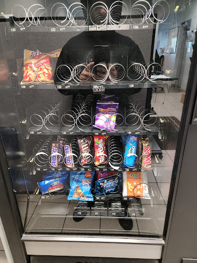 Used Car Dealer «Auto Lenders of Egg Harbor Township», reviews and photos, 6201 E Black Horse Pike, Egg Harbor Township, NJ 08234, USA