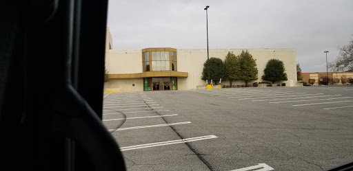 Movie Theater «Regal Cinemas River Ridge 14», reviews and photos, 3411 Candlers Mountain Rd, Lynchburg, VA 24502, USA