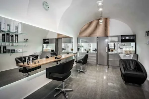 MAINSTAGE HAIRDRESSING s.r.o. image
