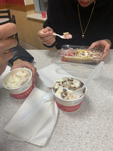 Ice Cream Shop «Oberweis Ice Cream and Dairy Store», reviews and photos, 7202 W 159th St, Orland Park, IL 60462, USA