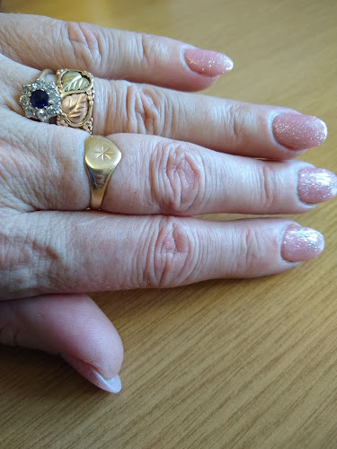 Reviews of Luna Nails in Colchester - Beauty salon