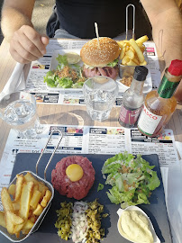 Hamburger du Restaurant français Restaurant le Chalet du boucher à Pressac - n°12