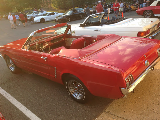 Shopping Mall «Village Centre», reviews and photos, 776 Walker Rd, Great Falls, VA 22066, USA