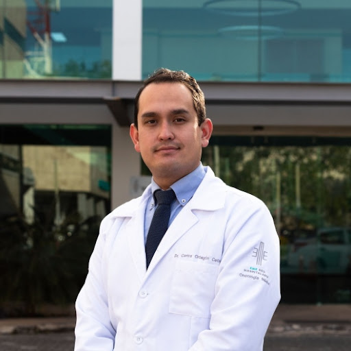 Dr. Carlos Ortegón Cetina, Oncólogo médico