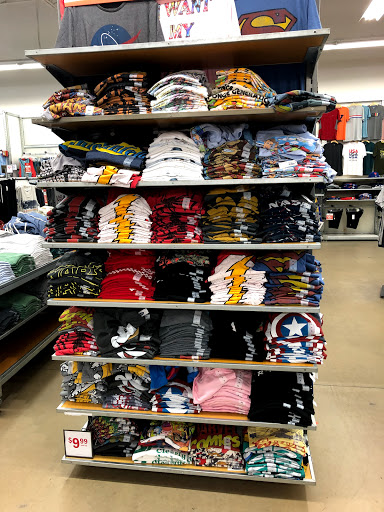 Clothing Store «Old Navy», reviews and photos, 5041 Jericho Turnpike, Commack, NY 11725, USA