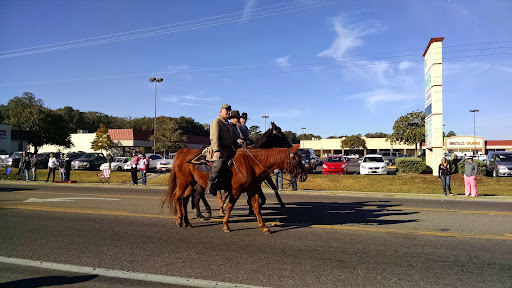 Shopping Mall «South Oaks Shopping Center», reviews and photos, 1546 S Ohio Ave, Live Oak, FL 32064, USA