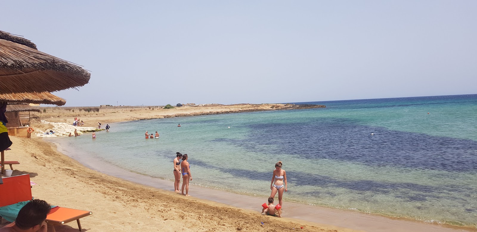 Zdjęcie Spiaggia Cavettone z powierzchnią brązowy piasek