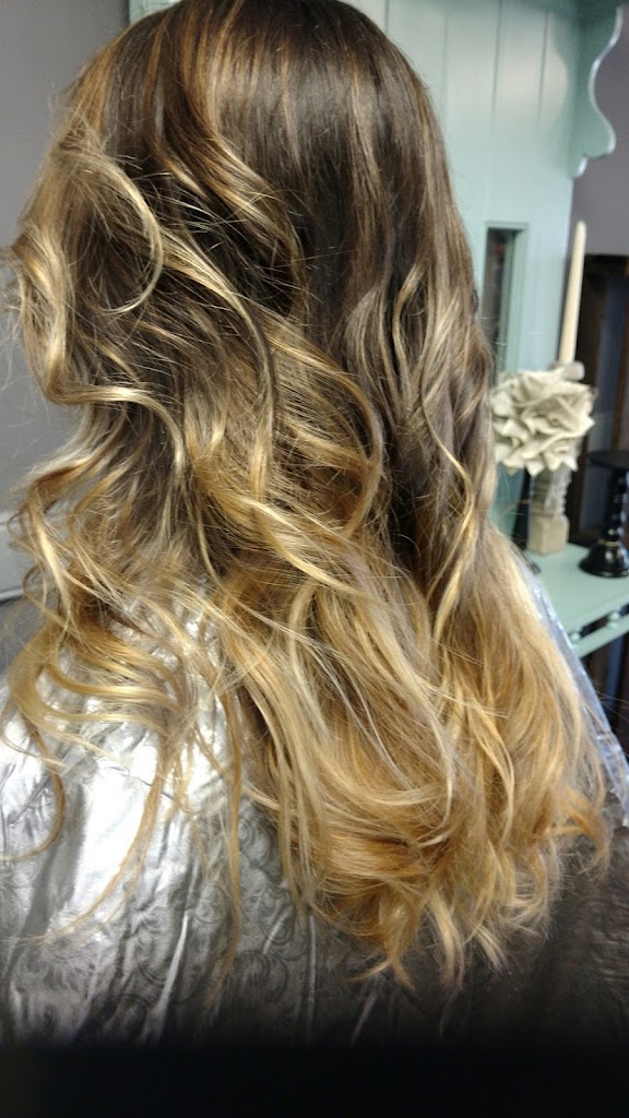 Dragonfly Salon 35811