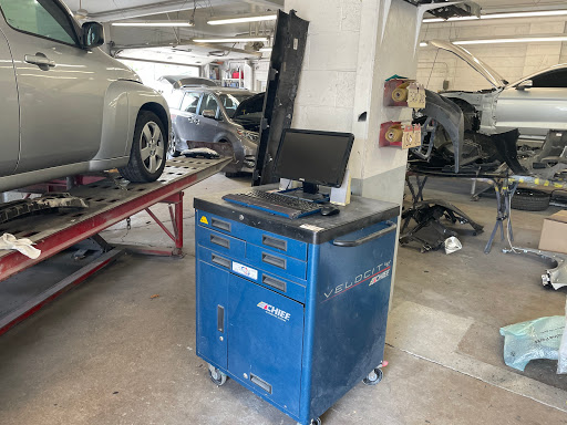 Auto Body Shop «Valeri Auto Body Inc», reviews and photos, 544 Sheridan Rd, Winthrop Harbor, IL 60096, USA