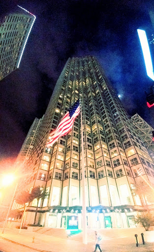 Clothing Store «Ross Dress for Less», reviews and photos, 100 S Biscayne Blvd, Miami, FL 33131, USA